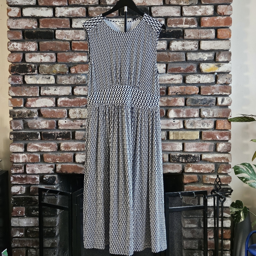 Boden Sleeveless Thea Dress - Picture 4 of 9